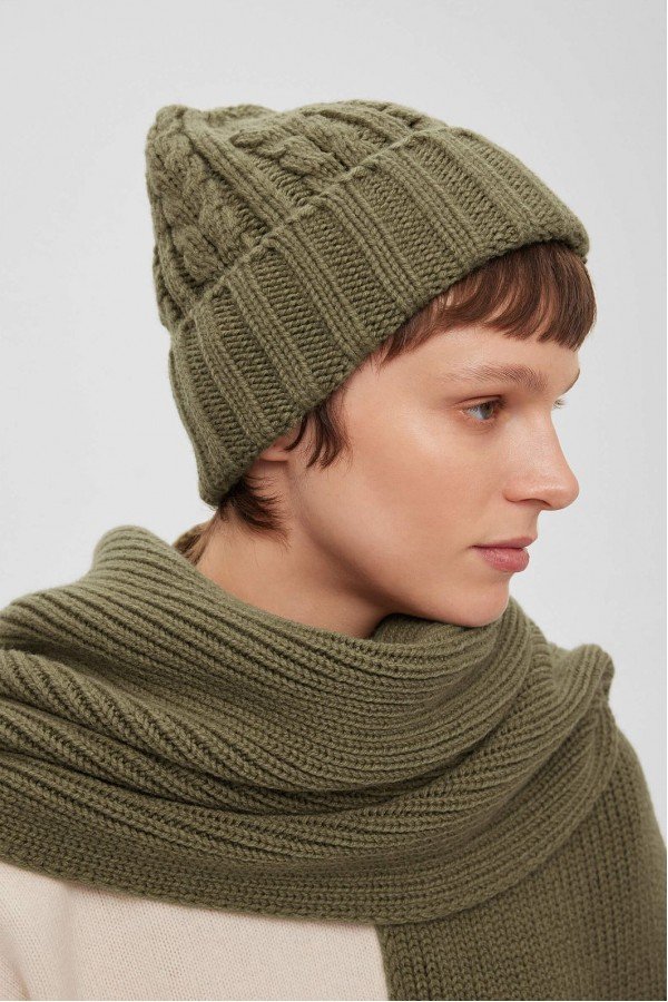 A 3161.43 Шапка крупной вязки с косами, светлый хаки