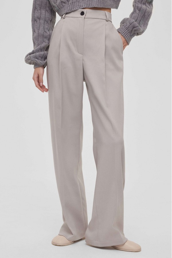 A 3823.55 Брюки свободного кроя с защипами светло-серый