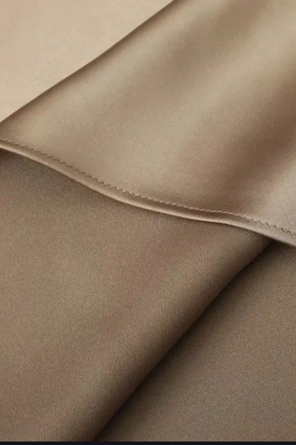 TRF0811.14 Платье миди атласное с круглым вырезом бежевое TRF0811.14 Платье миди атласное с круглым вырезом бежевое