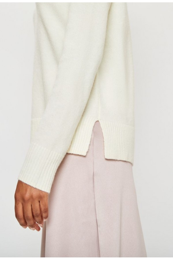 E 2205.30 Джемпер женский