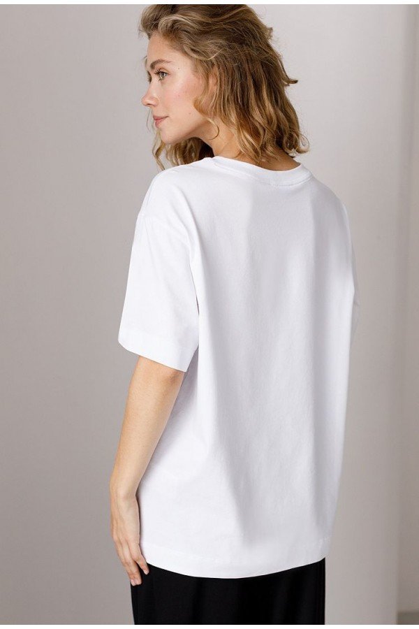 V W018.50 Футболка женская белый оверсайз