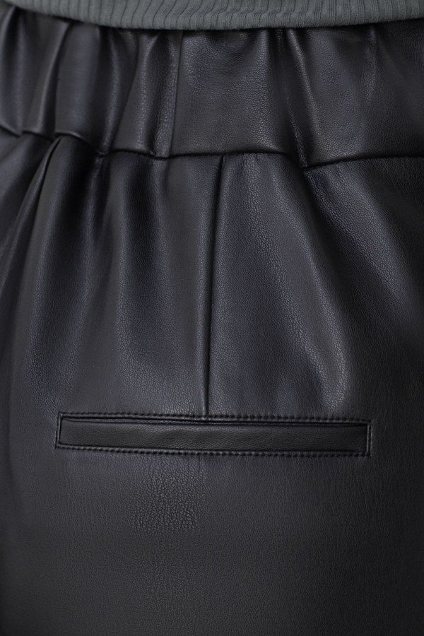 V W272.58 Широкие брюки из эко-кожи черный