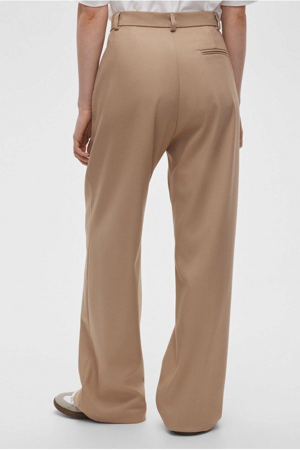 A 3823.14 Брюки свободного кроя с защипами бежевый