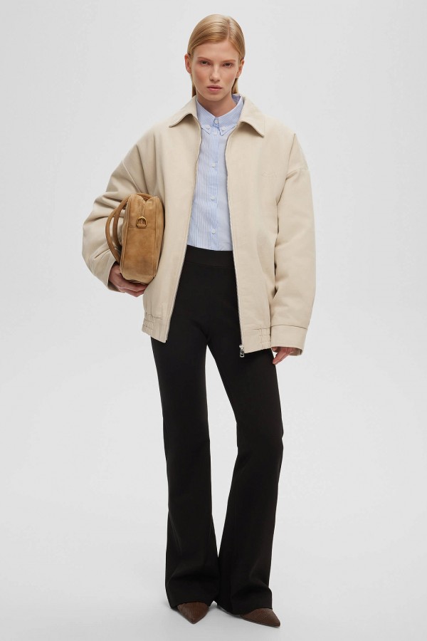 A 0207.30 Бомбер утепленный из денима молочный