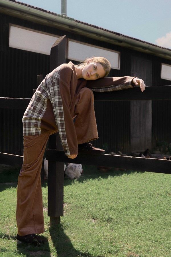 A 0131.14 Брюки клеш из вельвета, песочный