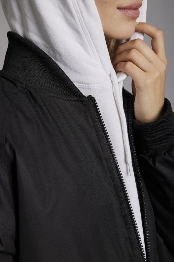 D В140-95.58 Бомбер черный