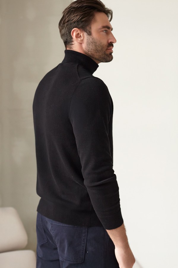 V M3400.58 Свитер муж черный