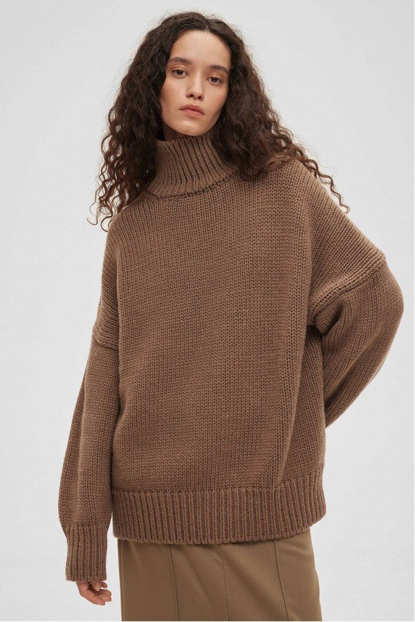 A 332.13 Свитер свободного кроя крупной вязки кофейный